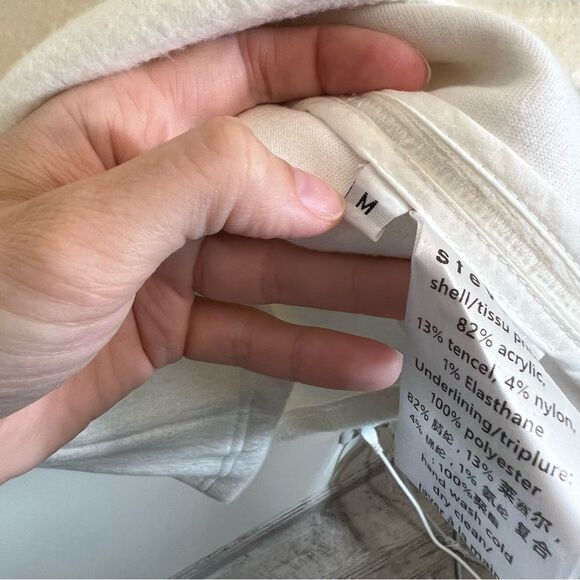 ✨ Steventai Women’s White Fleece Top Medium - Picture 7 of 12